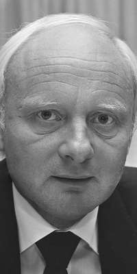 Ferry Hoogendijk, Dutch journalist (Elsevier) and politician, dies at age 80